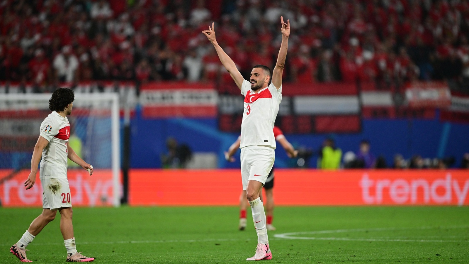 Kylian Mbappé face à Merih Demiral, le duel clé de Turquie-France
