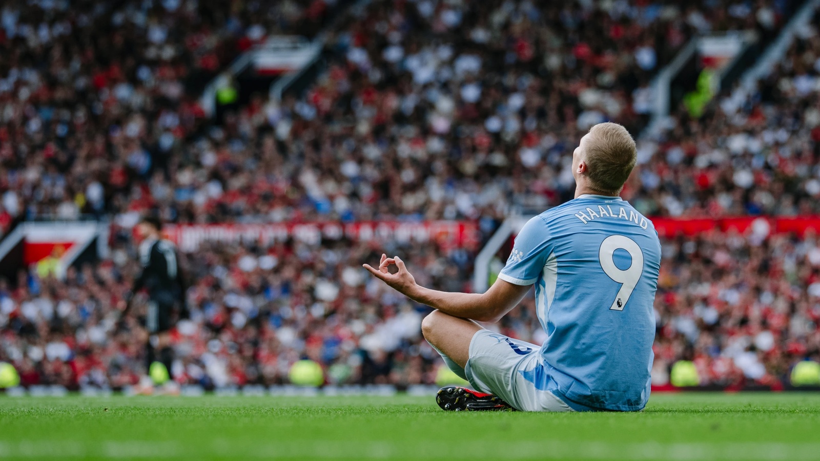 Manchester City s'impose 1-0 à Old Trafford malgré le rouge de Foden