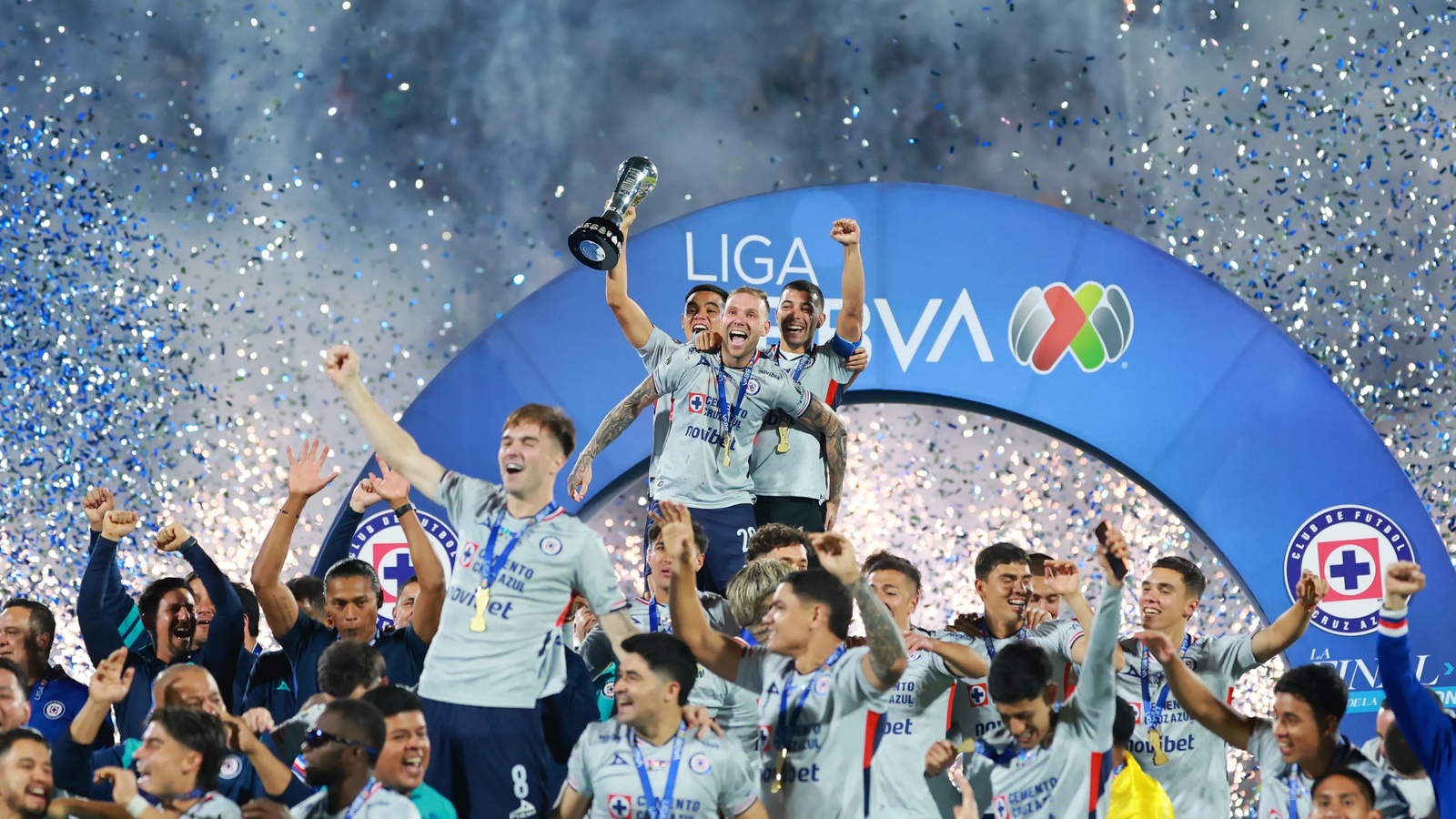 Liga MX : Rondón sauve Pachuca (2-2), Santos Laguna renverse Toluca