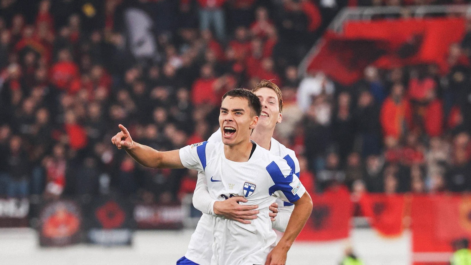 Finlande-Albanie 2-1 : doublé de Leo Walta, l'Albanie à dix dès la 22e