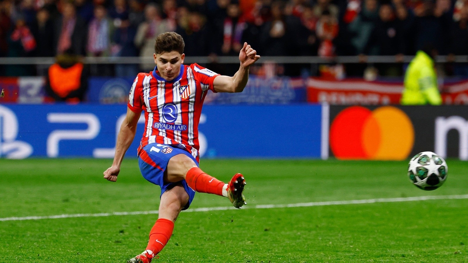 Julián Álvarez : l'Atlético refuse Barcelone, Arsenal en alternative