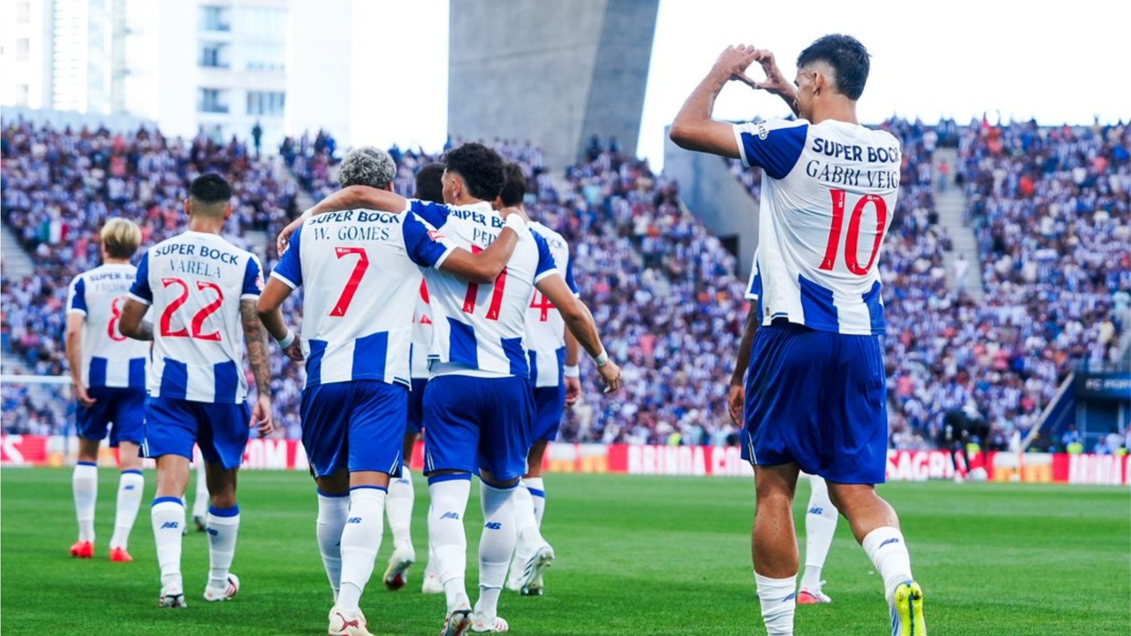 FC Porto 3-1 Benfica : Veiga, Froholdt et Hwang gagnent O Clássico